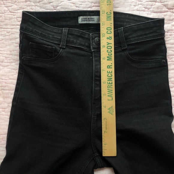 Zara High Waisted Black Distressed Jeans 🖤 - Picture 3 of 6